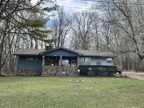 2 Tishimingo Dr, Cherokee Village, AR 72529