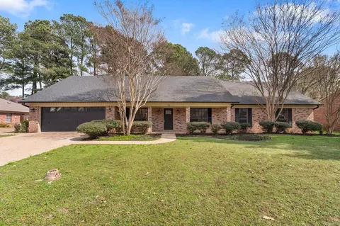 42 Westchester Ct, Little Rock, AR 72223
