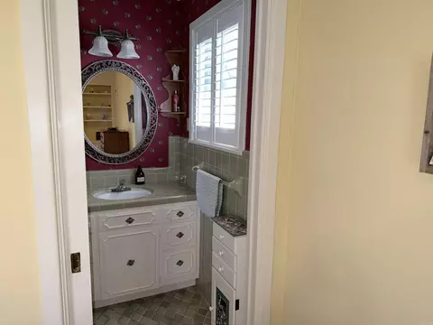 Bath - 205 3rd Ave, Murfreesboro, AR 71958 photo 1 of 2