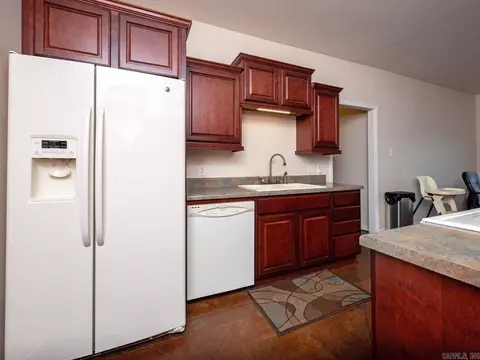 Kitchen - 3 Conrad Cv, Conway, AR 72032 photo 3 of 3