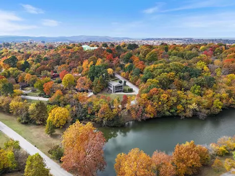 1140 E Lakefront Dr, Fayetteville, AR 72703