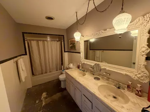 Bath - 620 Dock St, Rector, AR 72461 photo 2 of 2