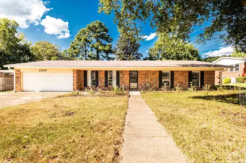 2208 Heron Dr, El Dorado, AR 71730