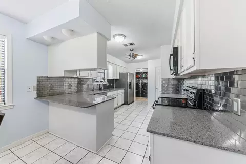 Kitchen - 11 Circle B Dr, Ward, AR 72176 photo 5 of 6