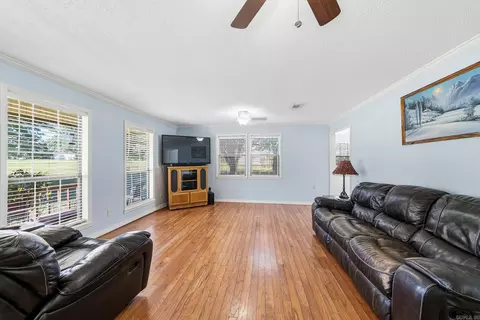 Living - 11 Circle B Dr, Ward, AR 72176 photo 2 of 5