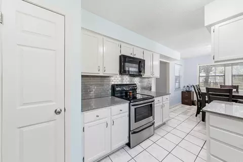 Kitchen - 11 Circle B Dr, Ward, AR 72176 photo 3 of 6