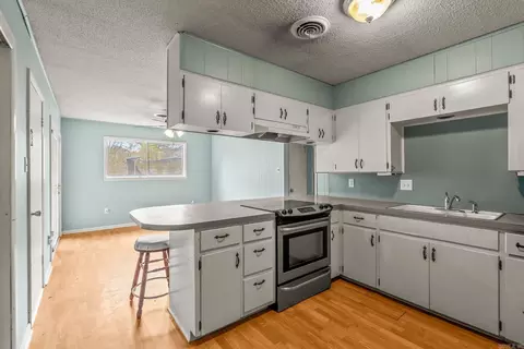 Kitchen - 2505 Robinson, Conway, AR 72034 photo 1 of 3
