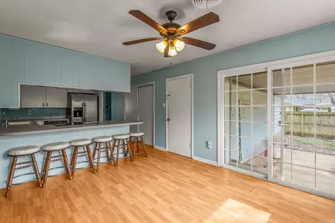 Living - 2505 Robinson, Conway, AR 72034 photo 2 of 2