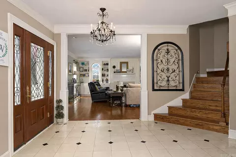 Entry Way - 39 Longmeadow, Pine Bluff, AR 71603 photo 1 of 1