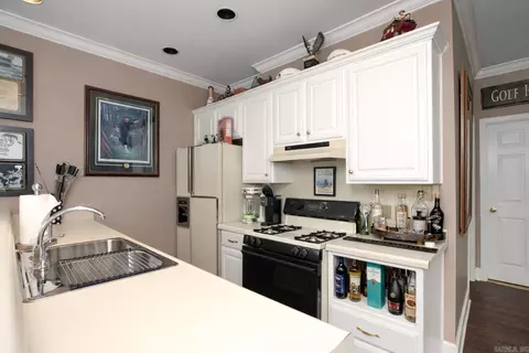 Kitchen - 39 Longmeadow, Pine Bluff, AR 71603 photo 7 of 7
