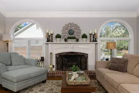 Living - 39 Longmeadow, Pine Bluff, AR 71603 photo 1 of 3