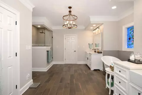 Bath - 39 Longmeadow, Pine Bluff, AR 71603 photo 1 of 7