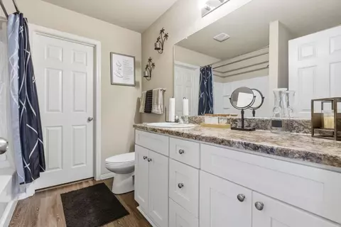 Bath - 1178 Meadows Edge Dr, Alexander, AR 72002 photo 2 of 6