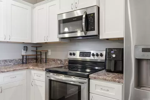 Kitchen - 1178 Meadows Edge Dr, Alexander, AR 72002 photo 4 of 4