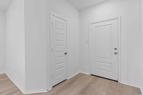 Entry Way - 106 Powder River Dr, Beebe, AR 72012 photo 1 of 5