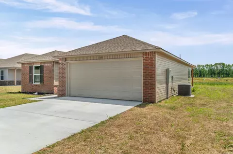 Exterior - 106 Powder River Dr, Beebe, AR 72012 photo 3 of 4