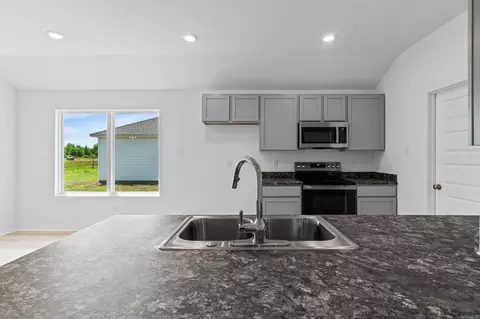Kitchen - 106 Powder River Dr, Beebe, AR 72012 photo 1 of 2