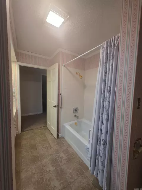 Bath - 305 Highway 140 E, Marked Tree, AR 72365 photo 5 of 5