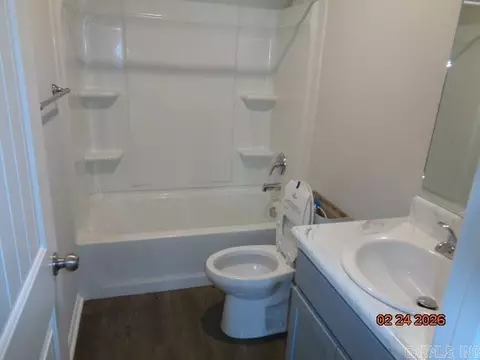 Bath - 2255 Bentwood Dr, Alexander, AR 72002 photo 1 of 3