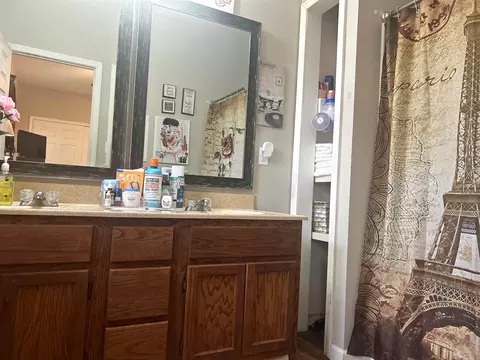 Bath - 908 E Pine St, Gurdon, AR 71743 photo 1 of 1