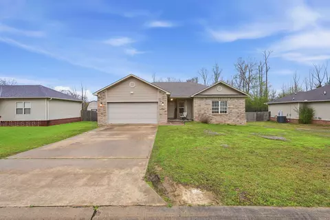 302 Weathering Ln, Austin, AR 72007