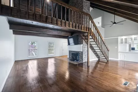 Living - 89 Bame Cir, Bryant, AR 72022 photo 2 of 2