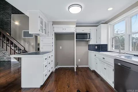 Kitchen - 89 Bame Cir, Bryant, AR 72022 photo 1 of 2