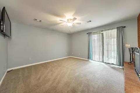Living - 585 Narrows Dr, Greers Ferry, AR 72067 photo 6 of 8