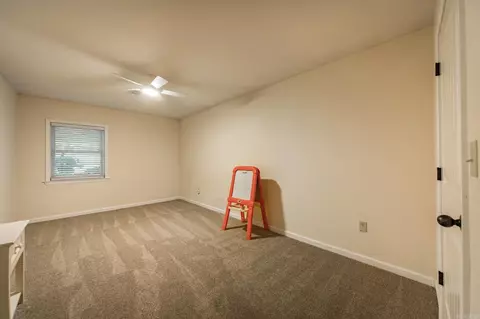 Bedroom - 585 Narrows Dr, Greers Ferry, AR 72067 photo 3 of 4