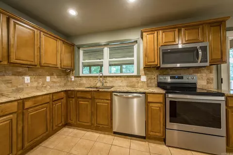 Kitchen - 585 Narrows Dr, Greers Ferry, AR 72067 photo 2 of 3