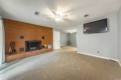 Living - 585 Narrows Dr, Greers Ferry, AR 72067 photo 7 of 8