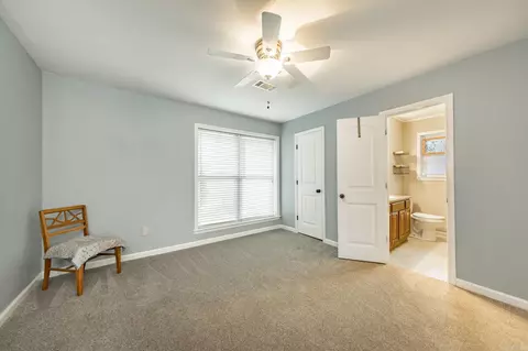 Bedroom - 585 Narrows Dr, Greers Ferry, AR 72067 photo 1 of 4