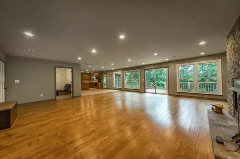 Living - 585 Narrows Dr, Greers Ferry, AR 72067 photo 1 of 8