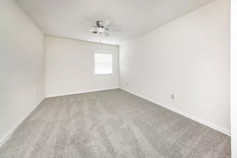 Bedroom - 585 Narrows Dr, Greers Ferry, AR 72067 photo 4 of 4