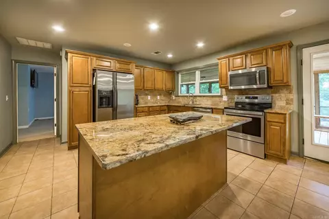 Kitchen - 585 Narrows Dr, Greers Ferry, AR 72067 photo 1 of 3