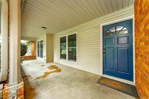 Exterior - 585 Narrows Dr, Greers Ferry, AR 72067 photo 3 of 12