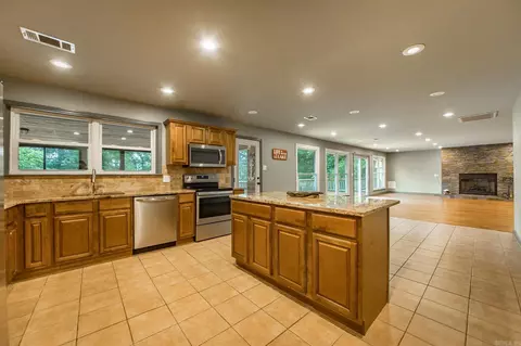 Kitchen - 585 Narrows Dr, Greers Ferry, AR 72067 photo 3 of 3