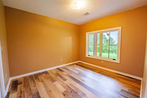Bedroom - 44 Bald Eagle Dr, Paron, AR 72122 photo 4 of 8