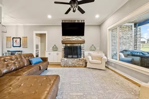 Living - 10118 Sanibel Loop, Alexander, AR 72002 photo 3 of 4