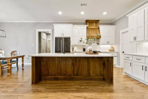 Kitchen - 10118 Sanibel Loop, Alexander, AR 72002 photo 1 of 5