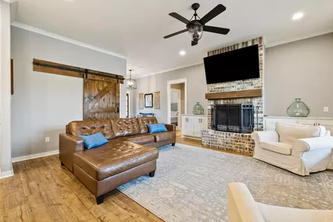 Living - 10118 Sanibel Loop, Alexander, AR 72002 photo 4 of 4