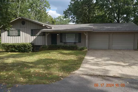 203 Halteria Pt, Hot Springs, AR 71913