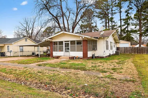 511 E Banks St, England, AR 72046