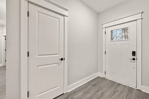 Entry Way - 1108 Ike, Benton, AR 72015 photo 3 of 4