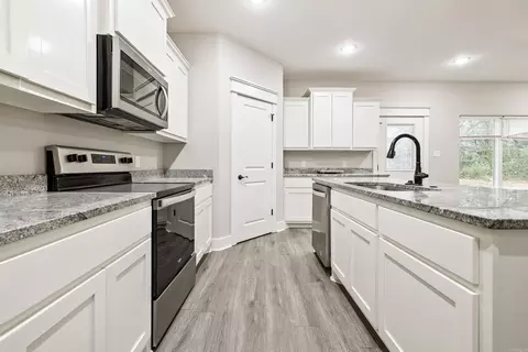 Kitchen - 1108 Ike, Benton, AR 72015 photo 2 of 3