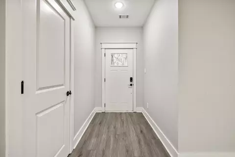 Entry Way - 1108 Ike, Benton, AR 72015 photo 4 of 4
