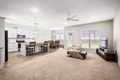 Living - 10 Clover Leaf Ln, Greenbrier, AR 72058 photo 1 of 2