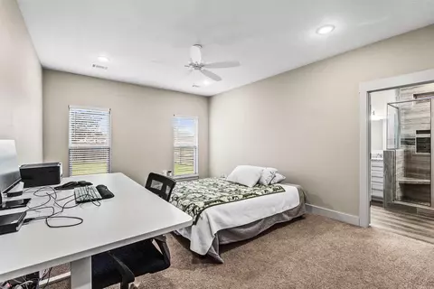 Bedroom - 10 Clover Leaf Ln, Greenbrier, AR 72058 photo 2 of 7