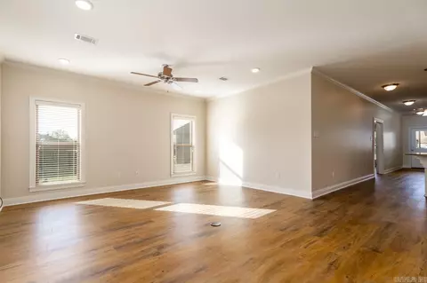 Living - 2515 Eighteen Loop, Conway, AR 72034 photo 2 of 4