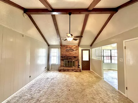 Living - 3805 Scenic Dr, Pine Bluff, AR 71603 photo 1 of 2